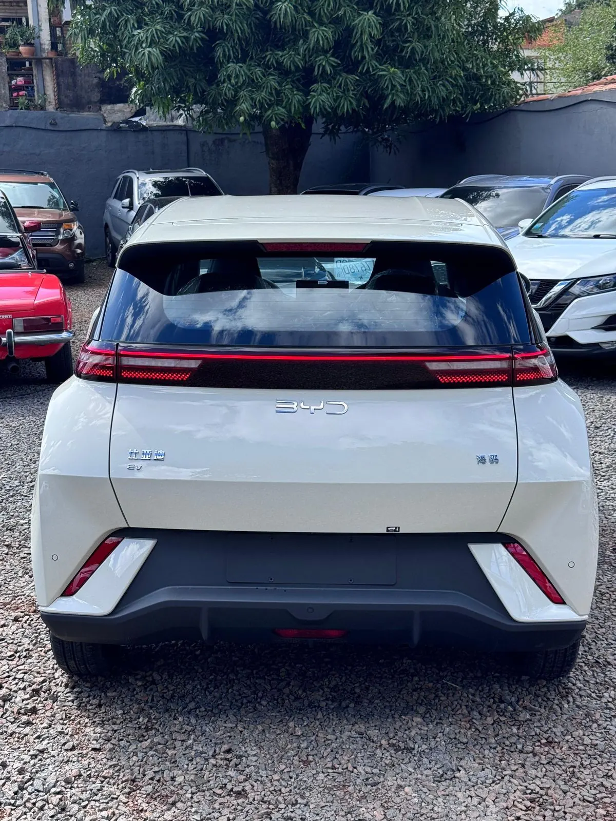 BYD Seagull blanco, vista trasera