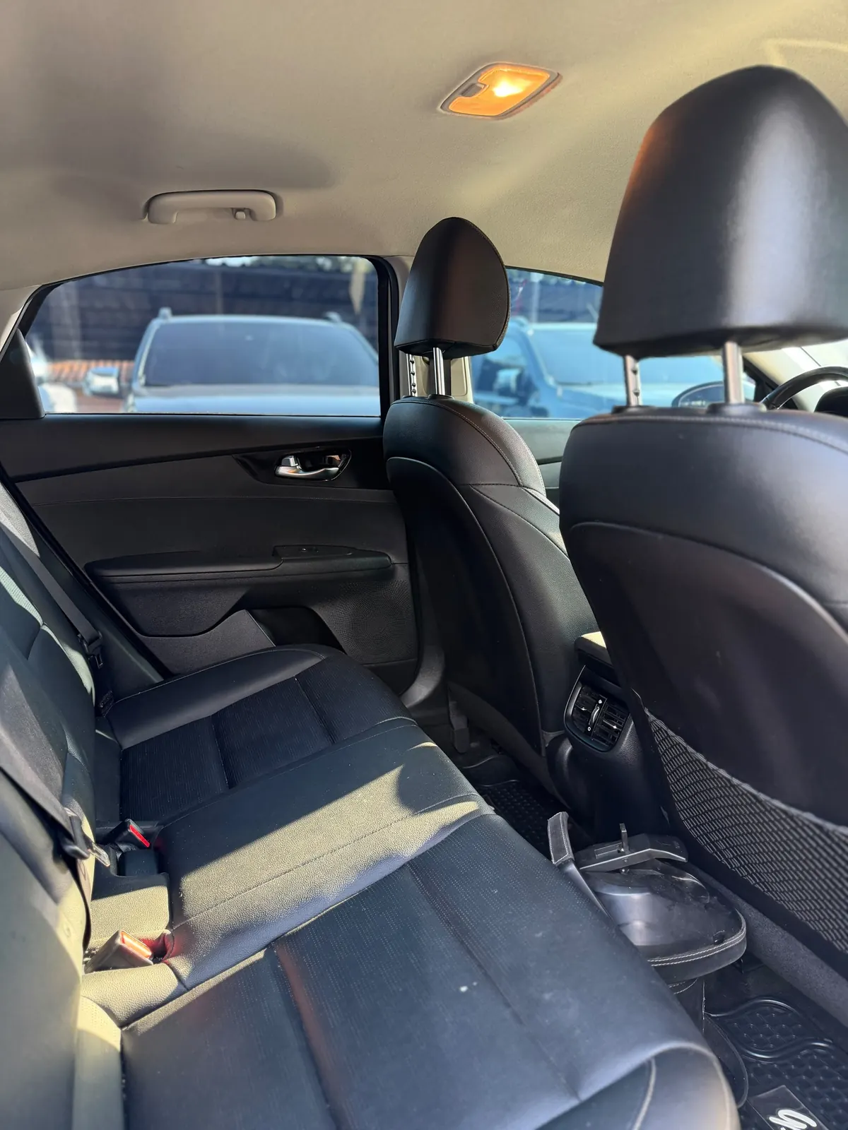 Asientos traseros del Kia Cerato