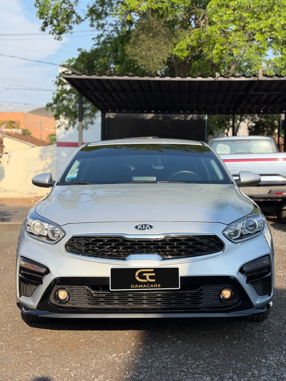 Kia Cerato SX plata, vista frontal