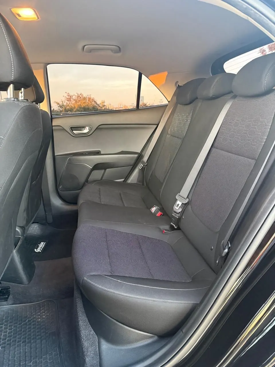Asientos traseros del Kia Rio
