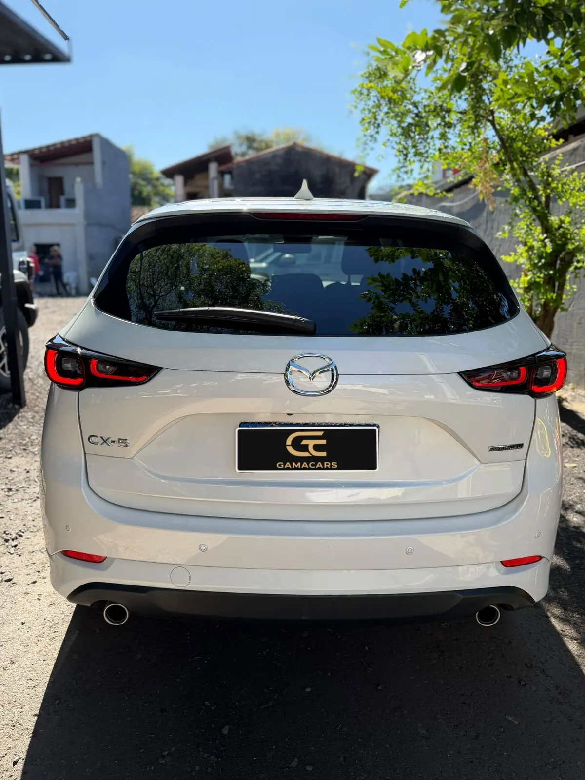 Mazda CX-5 Limited blanco, vista trasera