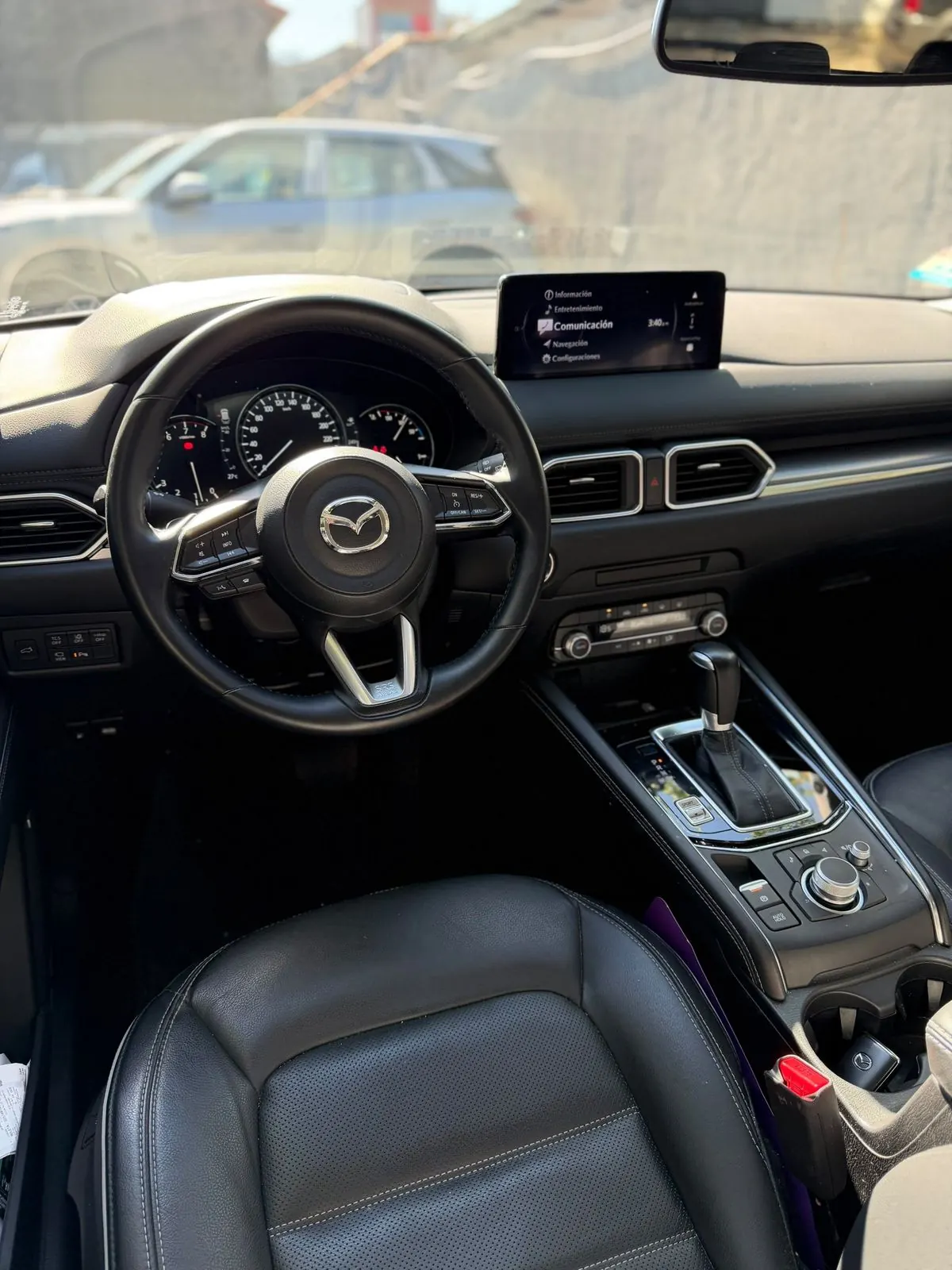 Tablero y volante del Mazda CX-5 Limited